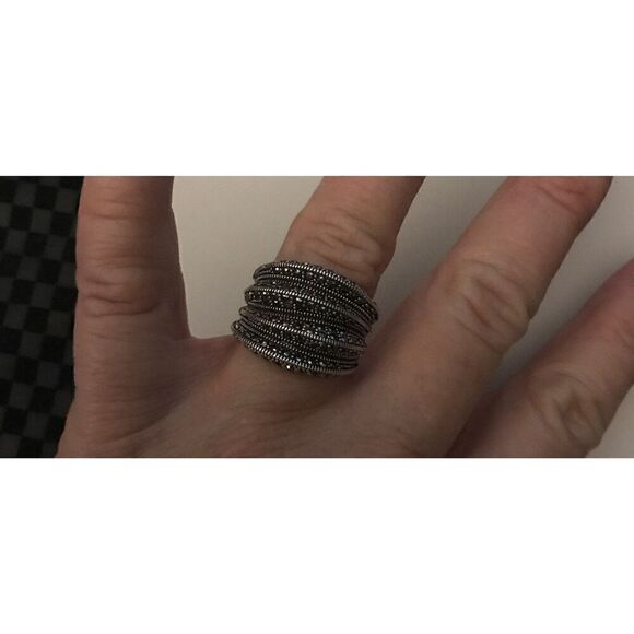 Sparkling Wide Silver Marcasite Wave Band Ring Sz 8 - Picture 3 of 4